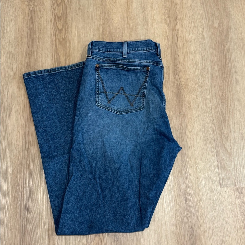 Wrangler Men's Dark Blue Relaxed Jeans